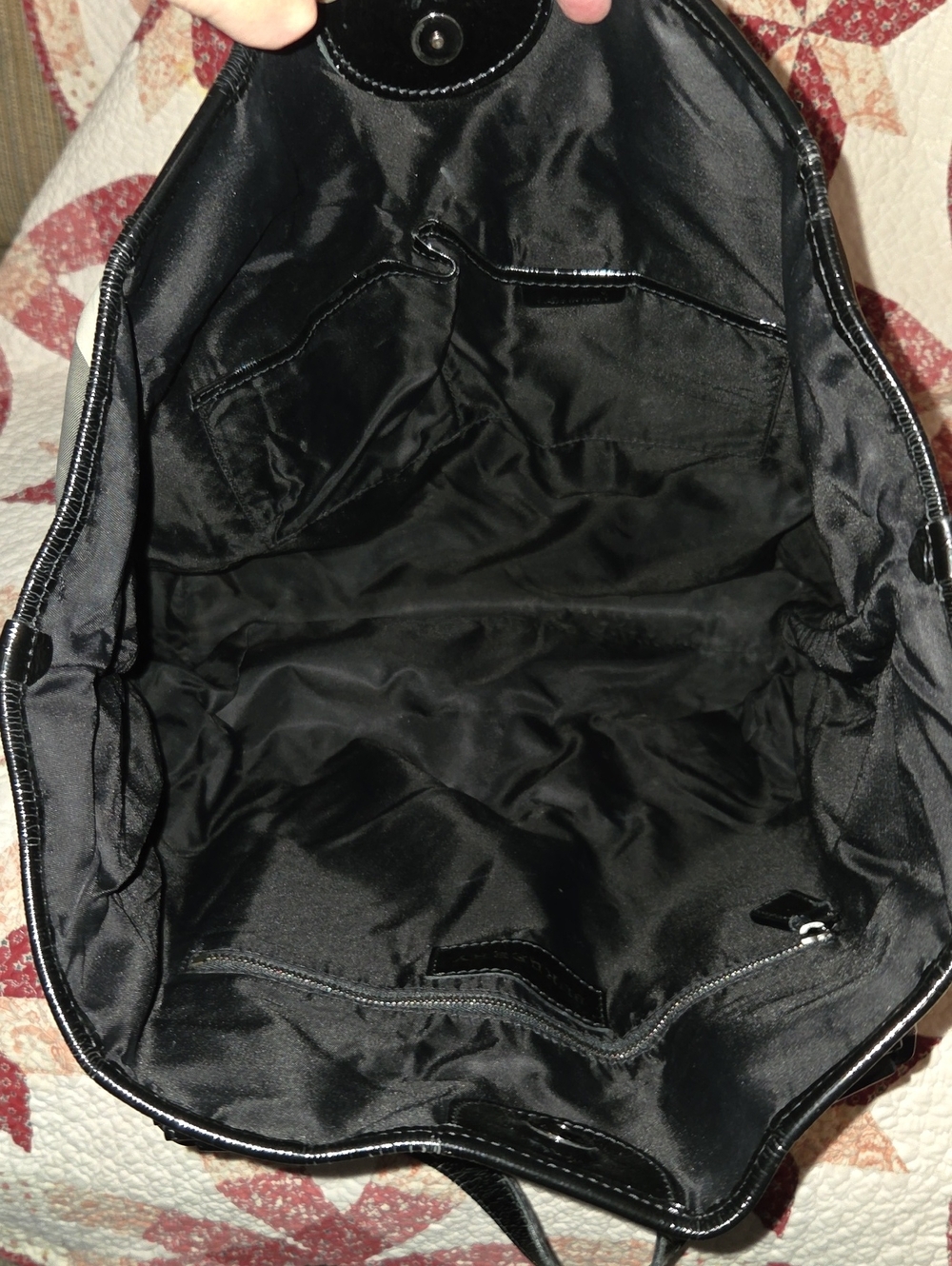 Burberry Patent Leather and Nylon large tote - Picture 6 of 13